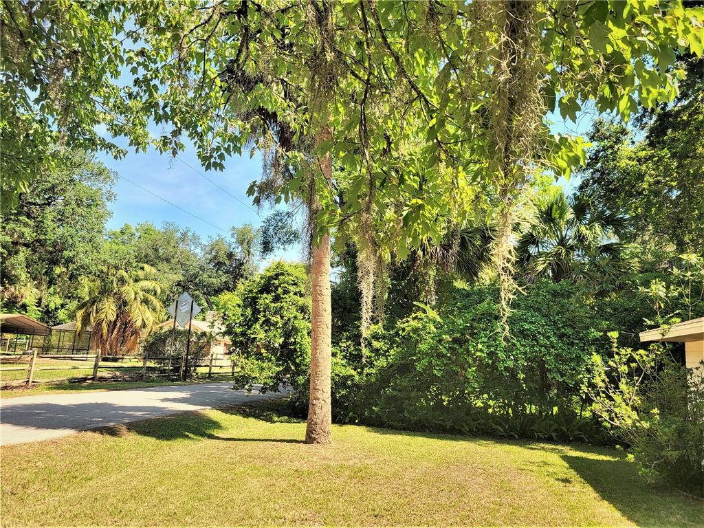 Photo of 751 S Mulberry Point, Inverness, FL 34450 (MLS # OM710864)