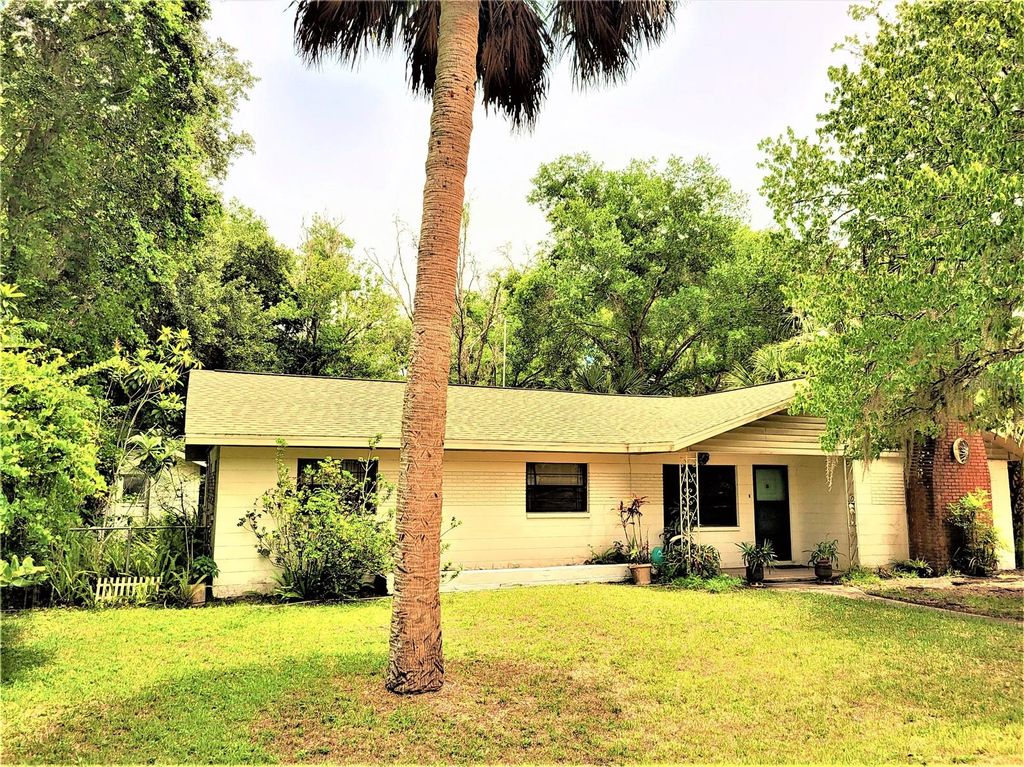 Photo of 751 S Mulberry Point, Inverness, FL 34450 (MLS # OM710864)