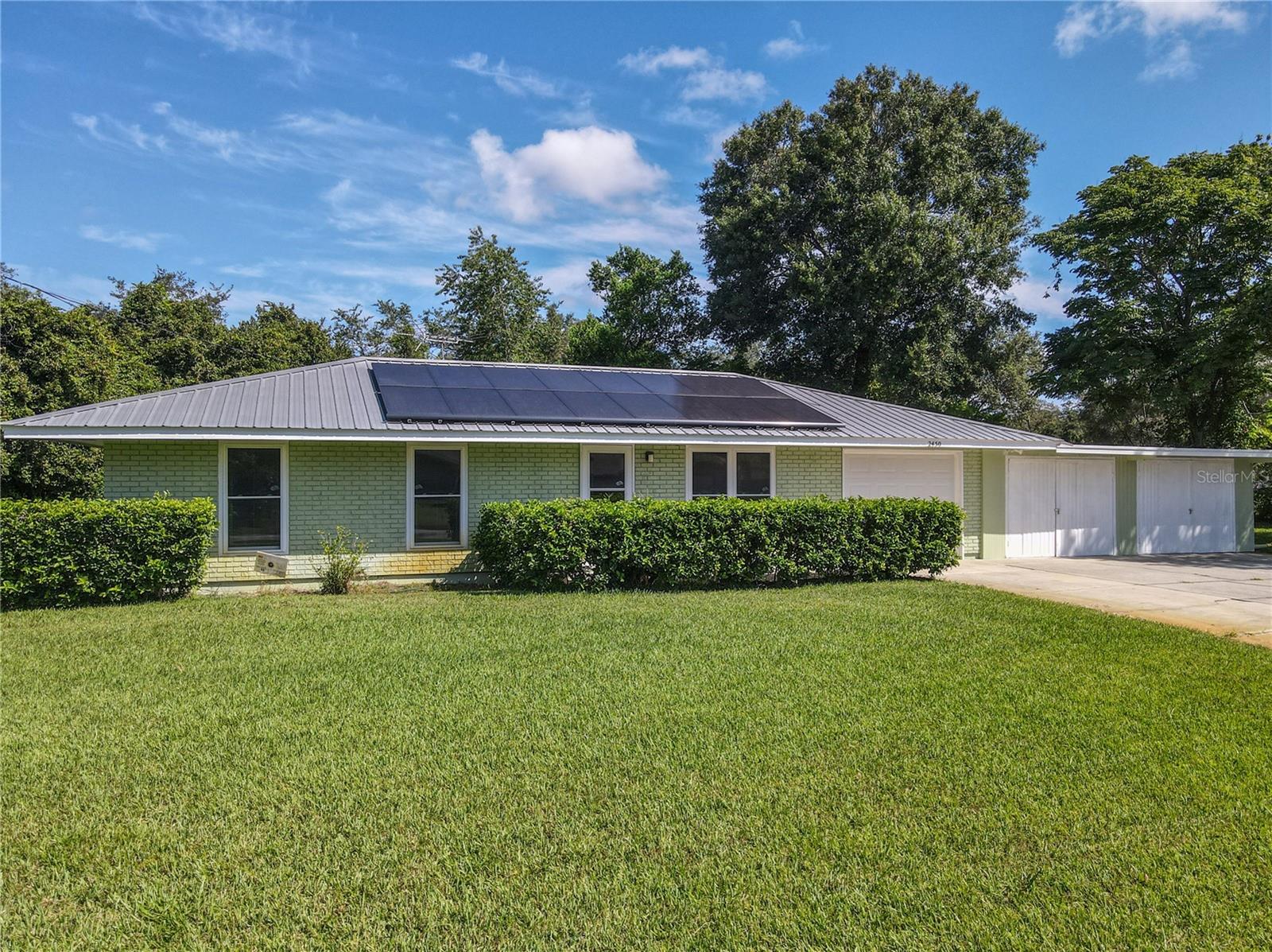 2450 W LAKE DRIVE