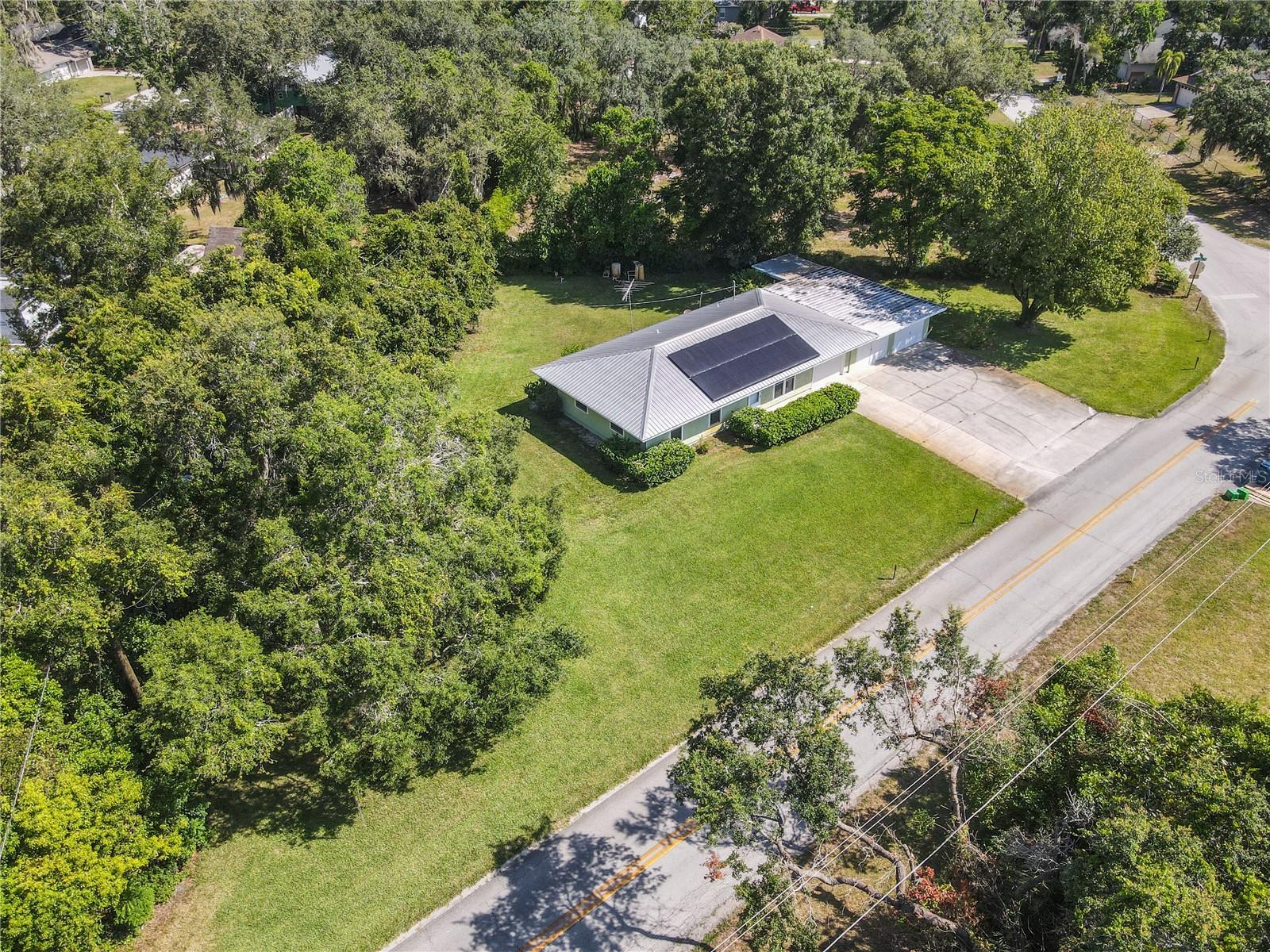 2450 W LAKE DRIVE