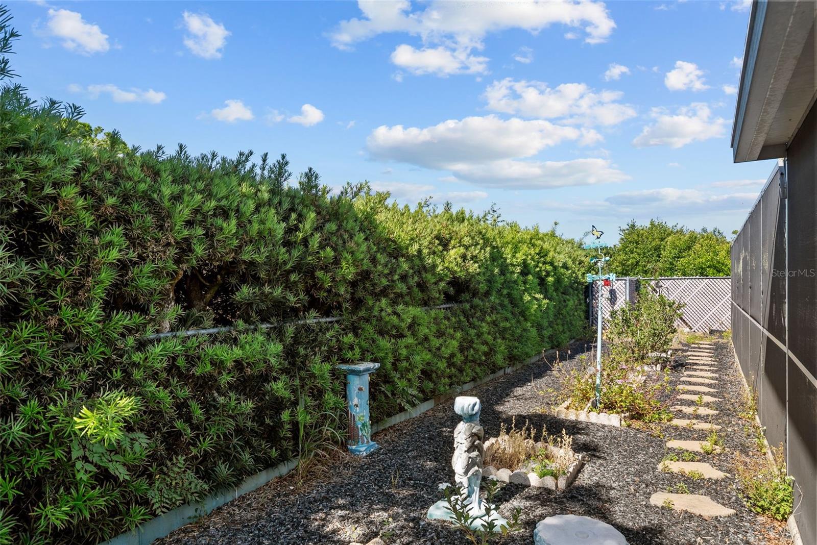 HOLIDAY GARDENS ESTATES - Residential