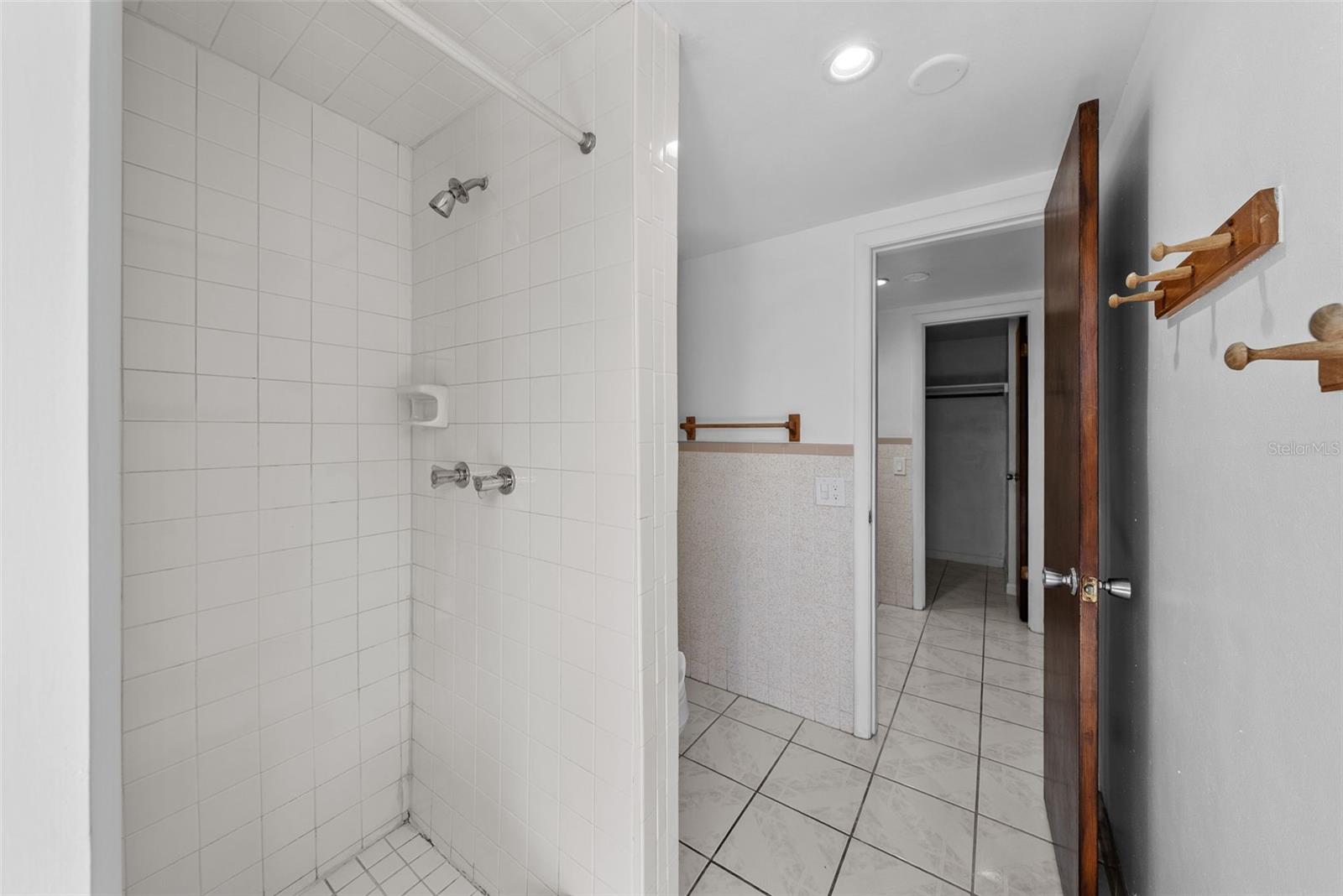 HOLIDAY GARDENS ESTATES - Residential