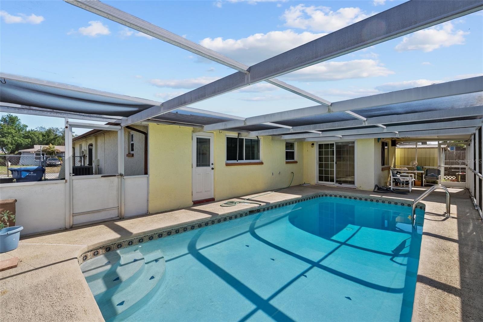 HOLIDAY GARDENS ESTATES - Residential