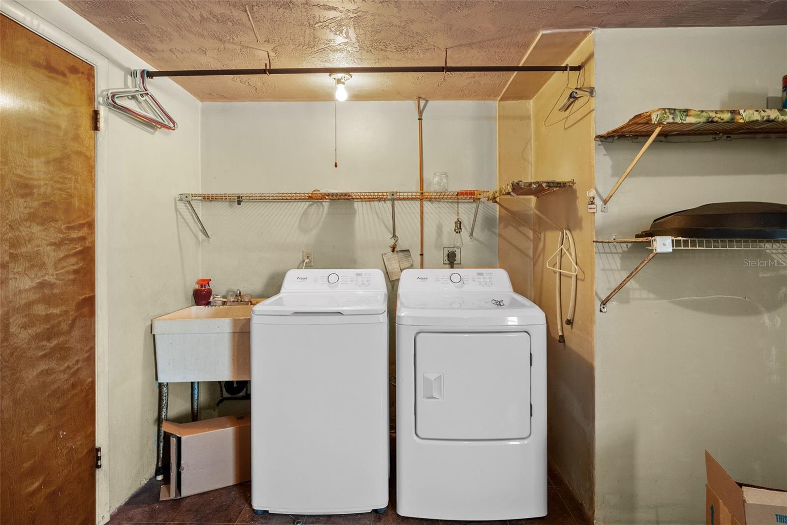 HOLIDAY GARDENS ESTATES - Residential