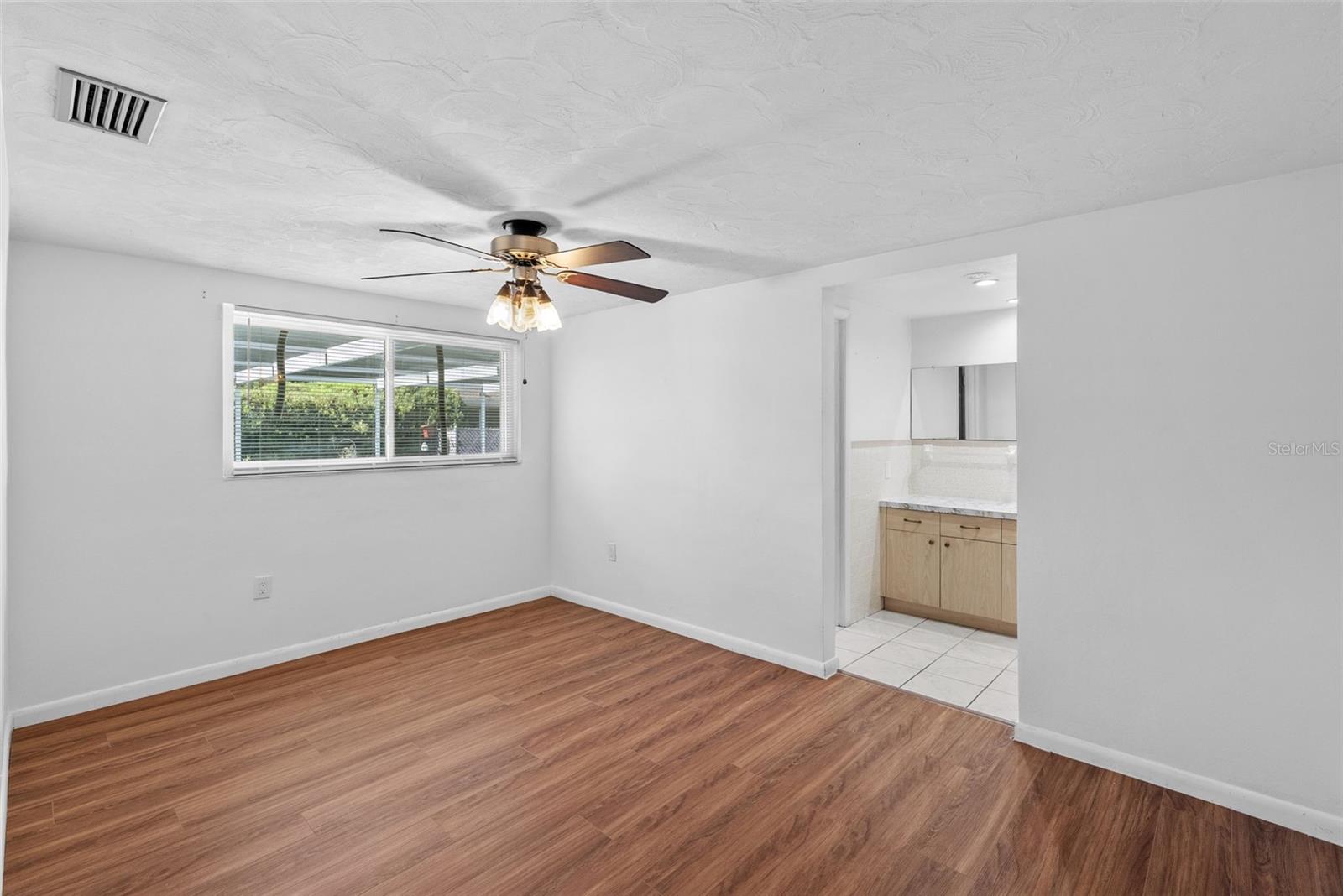 HOLIDAY GARDENS ESTATES - Residential