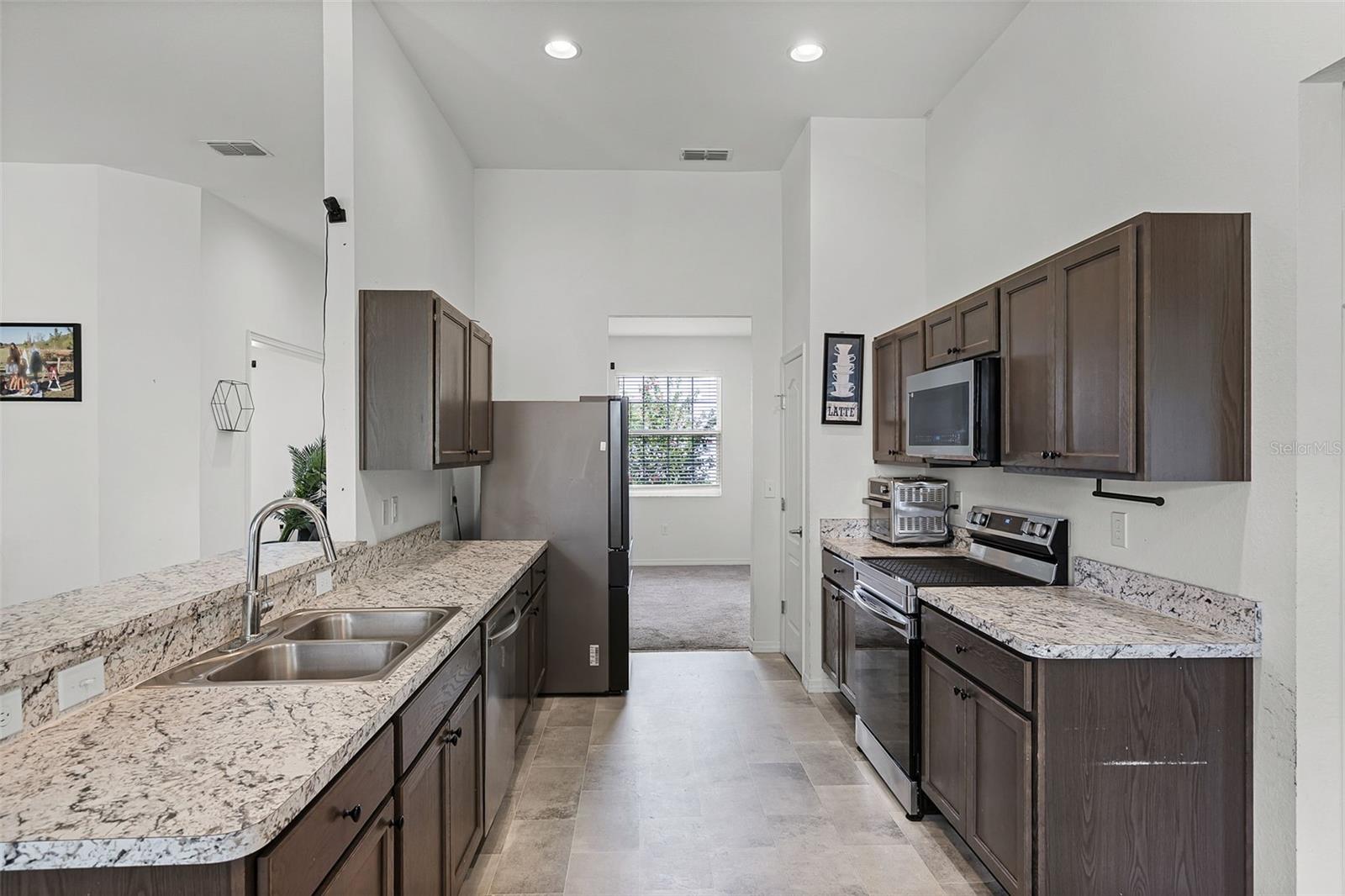 VILLAGE/CRYSTAL BEACH - Residential Lease