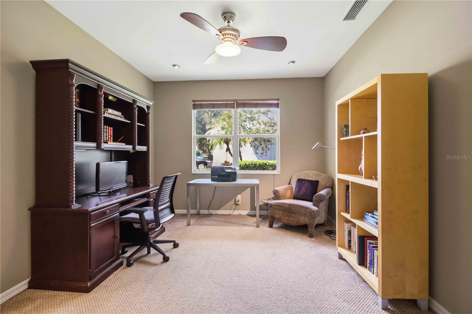 UNIVERSITY PLACE - Residential