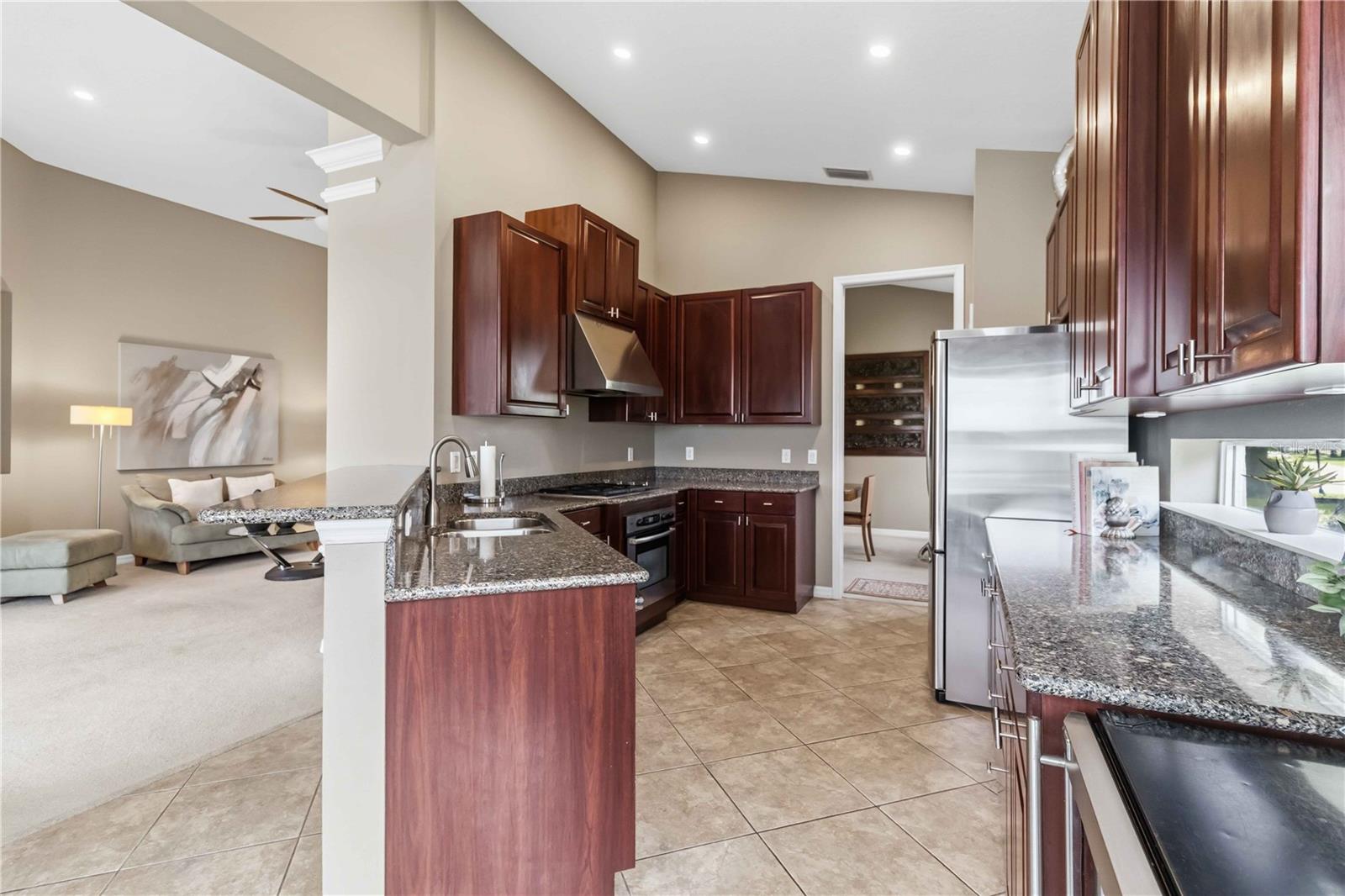 UNIVERSITY PLACE - Residential