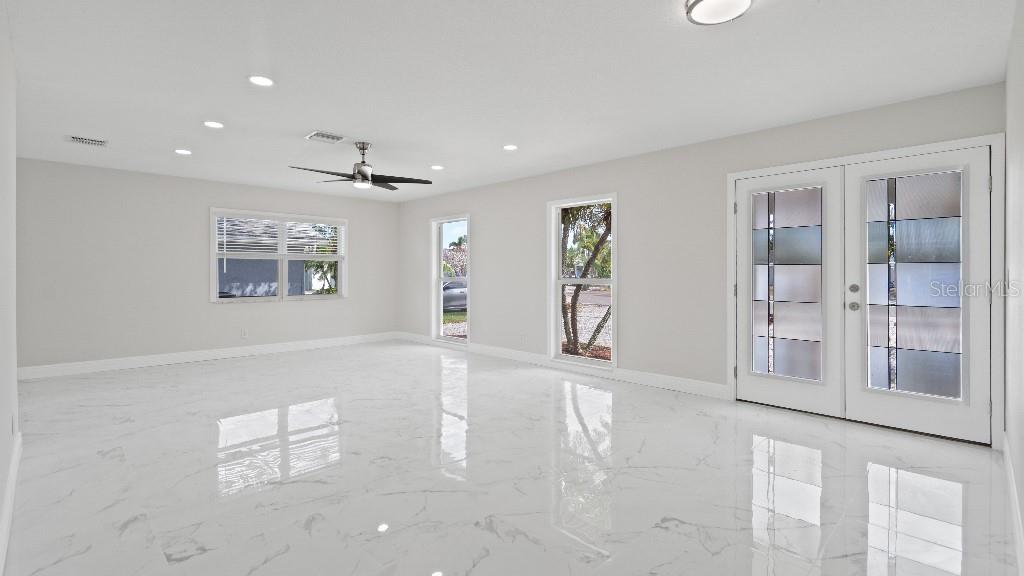 1024 SPINDLE PALM WAY