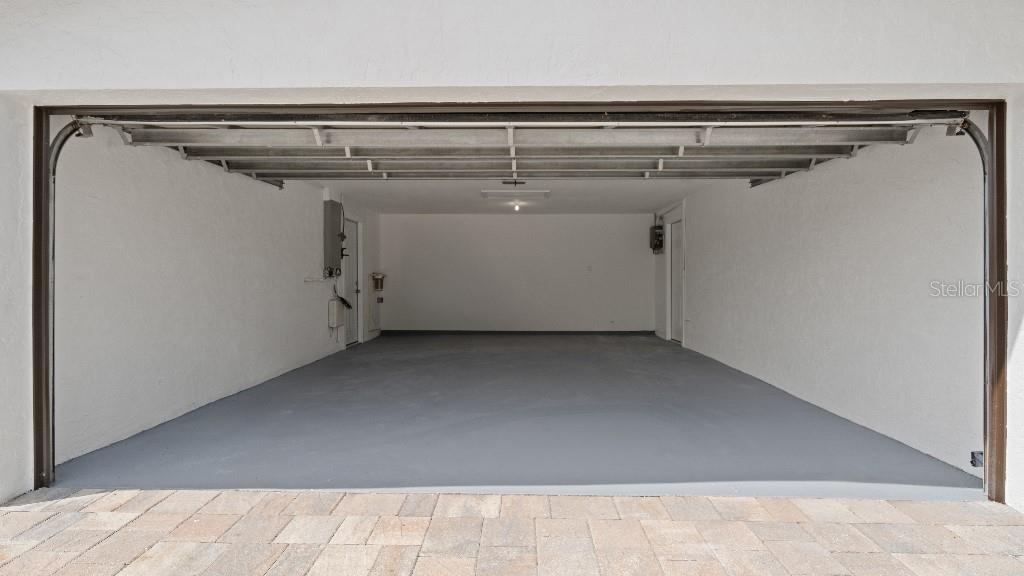 APOLLO BEACH UNIT 08 A RESUBDI - Residential