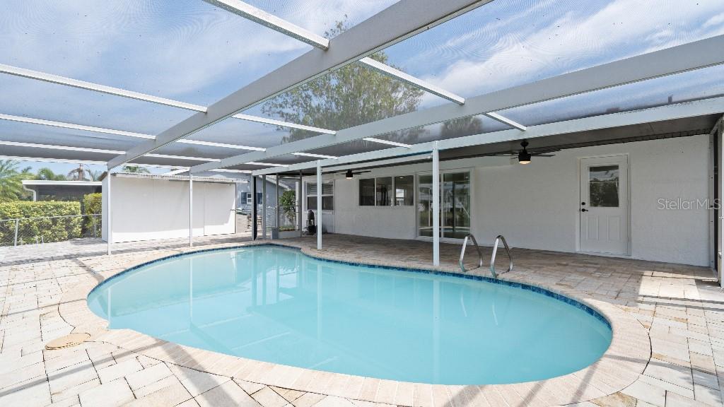 APOLLO BEACH UNIT 08 A RESUBDI - Residential