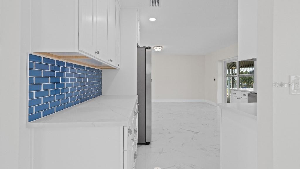 APOLLO BEACH UNIT 08 A RESUBDI - Residential