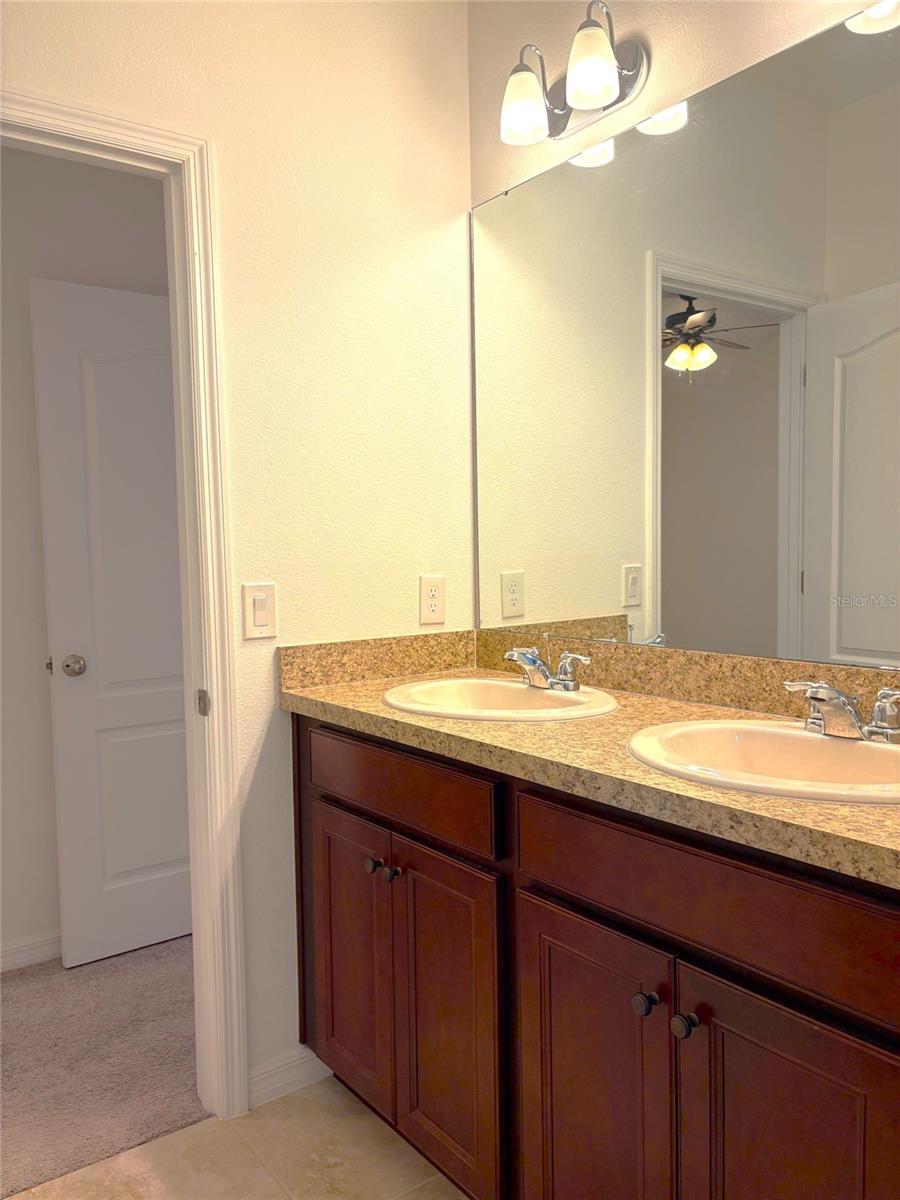 OCOEE LNDGS - Residential