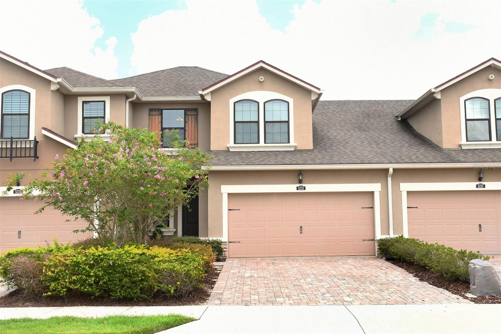 5233 BLOSSOM COVE