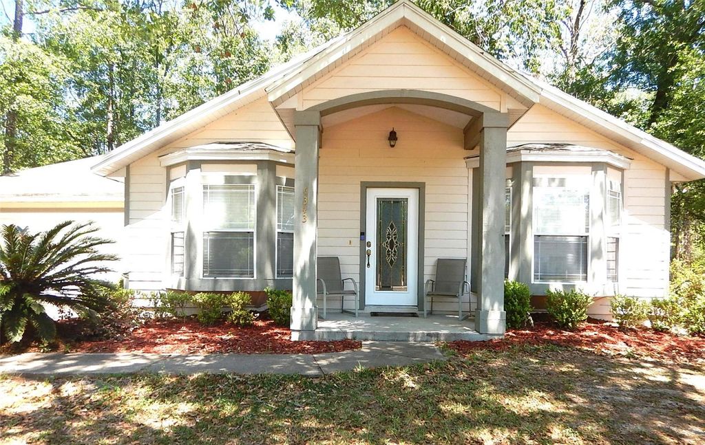 Photo of 6343 Fox Hollow Court, Hampton, FL 32044 (MLS # GC539481)