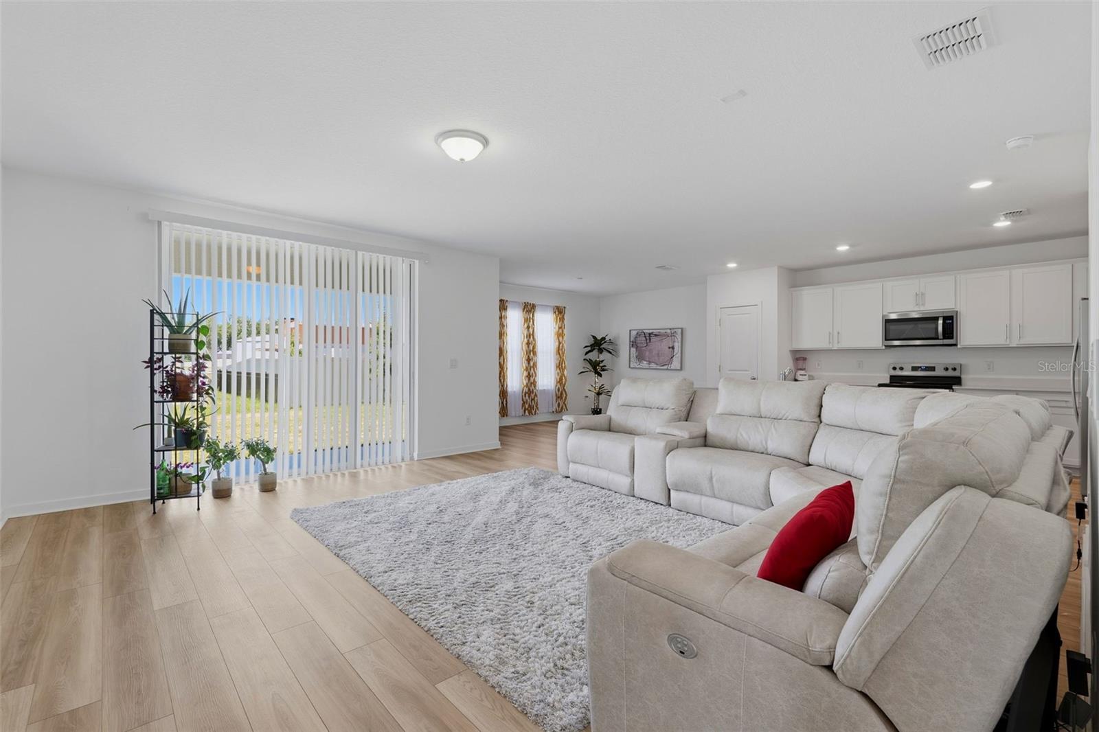 OAKFIELD LAKES - Residential