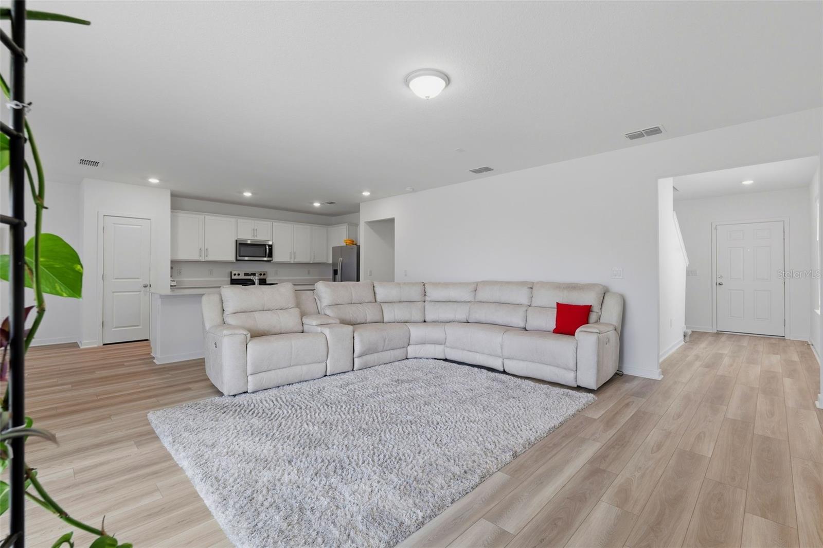 OAKFIELD LAKES - Residential
