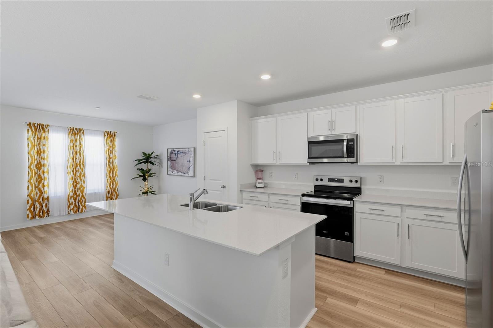 OAKFIELD LAKES - Residential