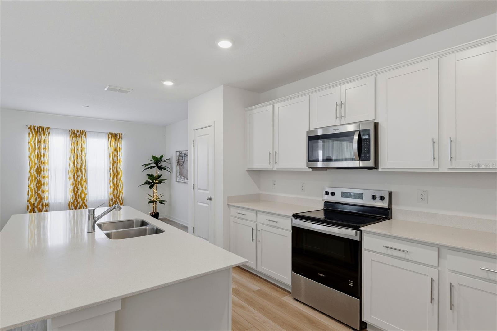 10517 HIDDEN BANKS GLEN