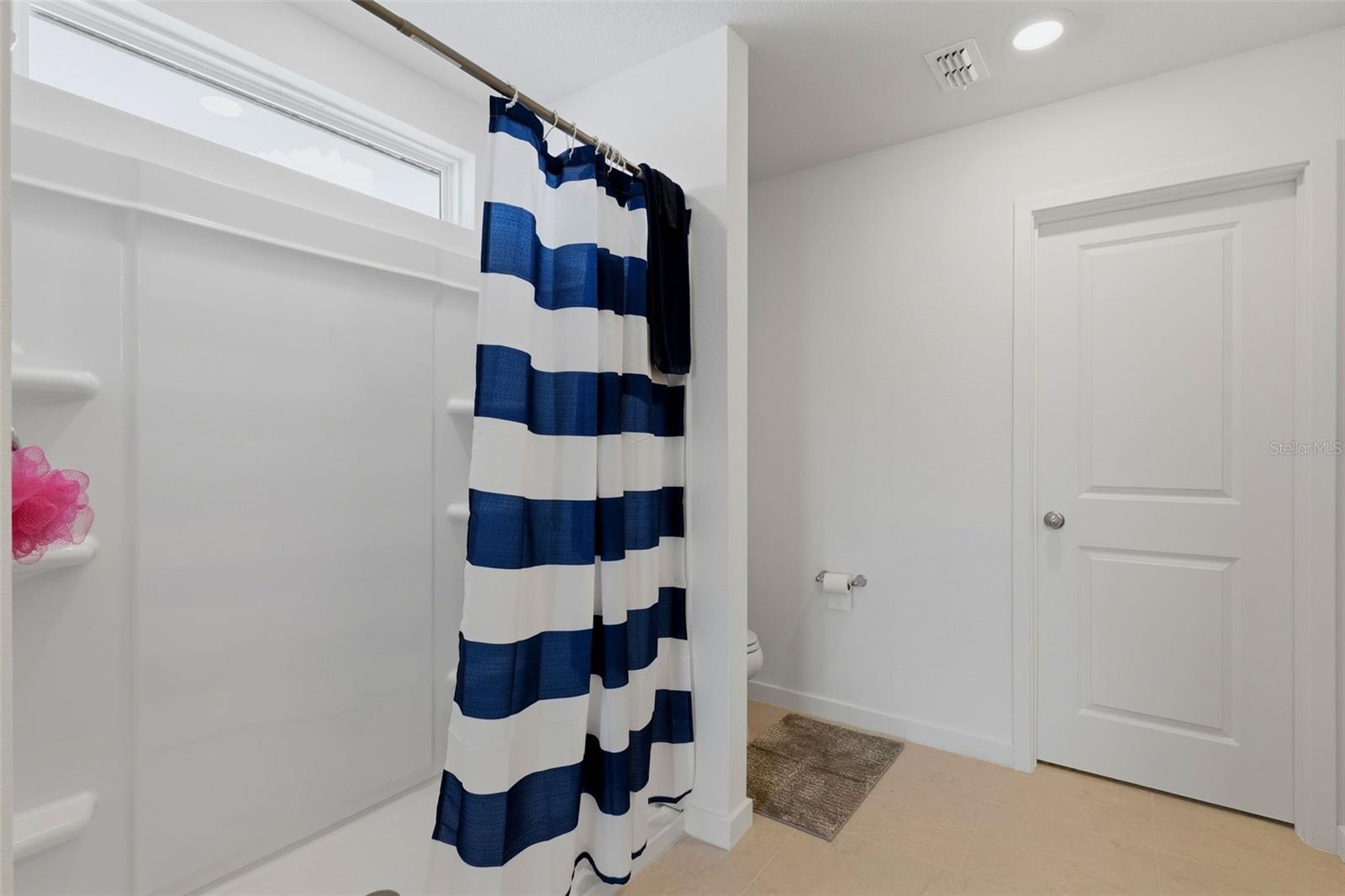 OAKFIELD LAKES - Residential