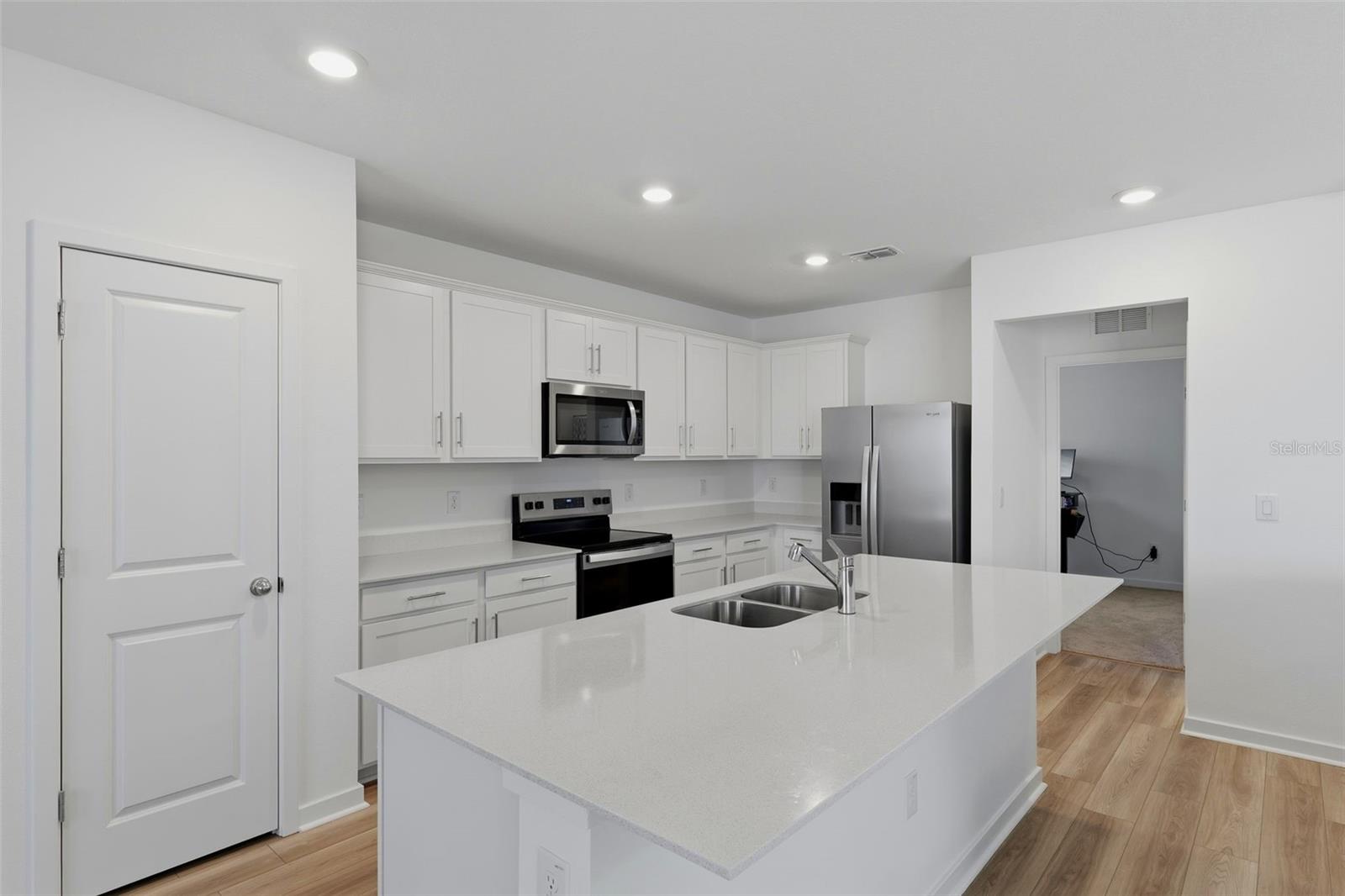 OAKFIELD LAKES - Residential