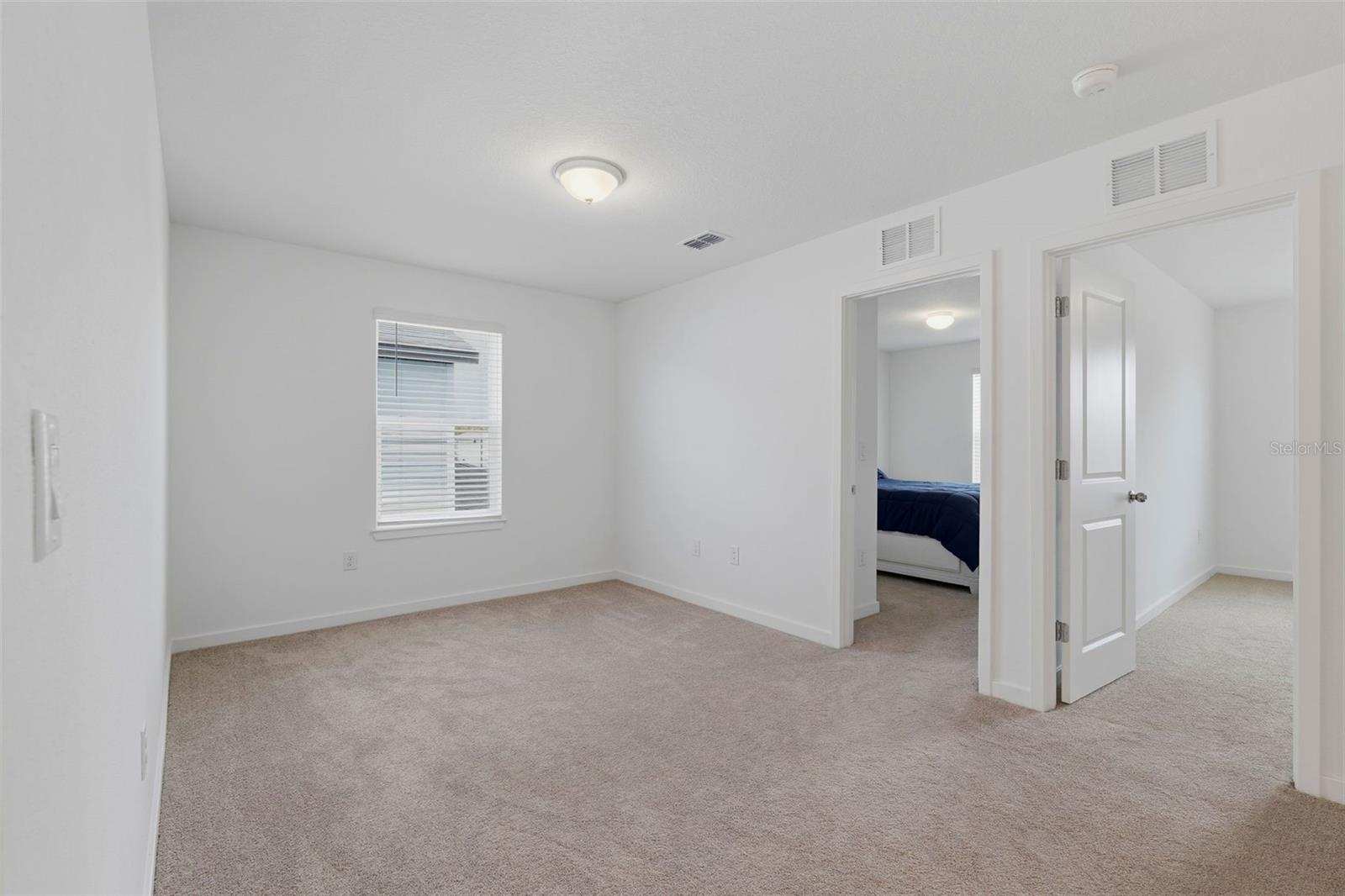 OAKFIELD LAKES - Residential
