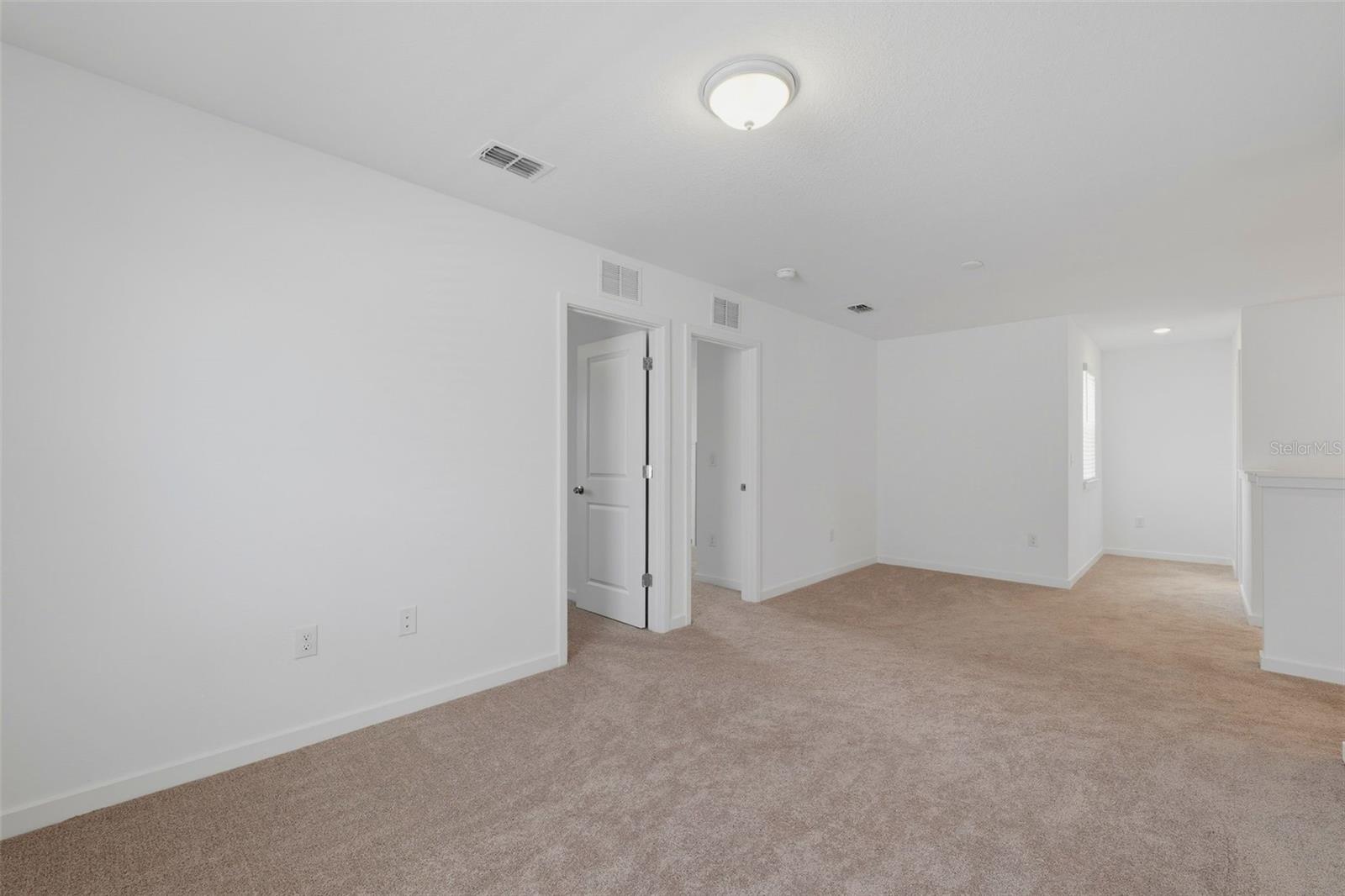OAKFIELD LAKES - Residential