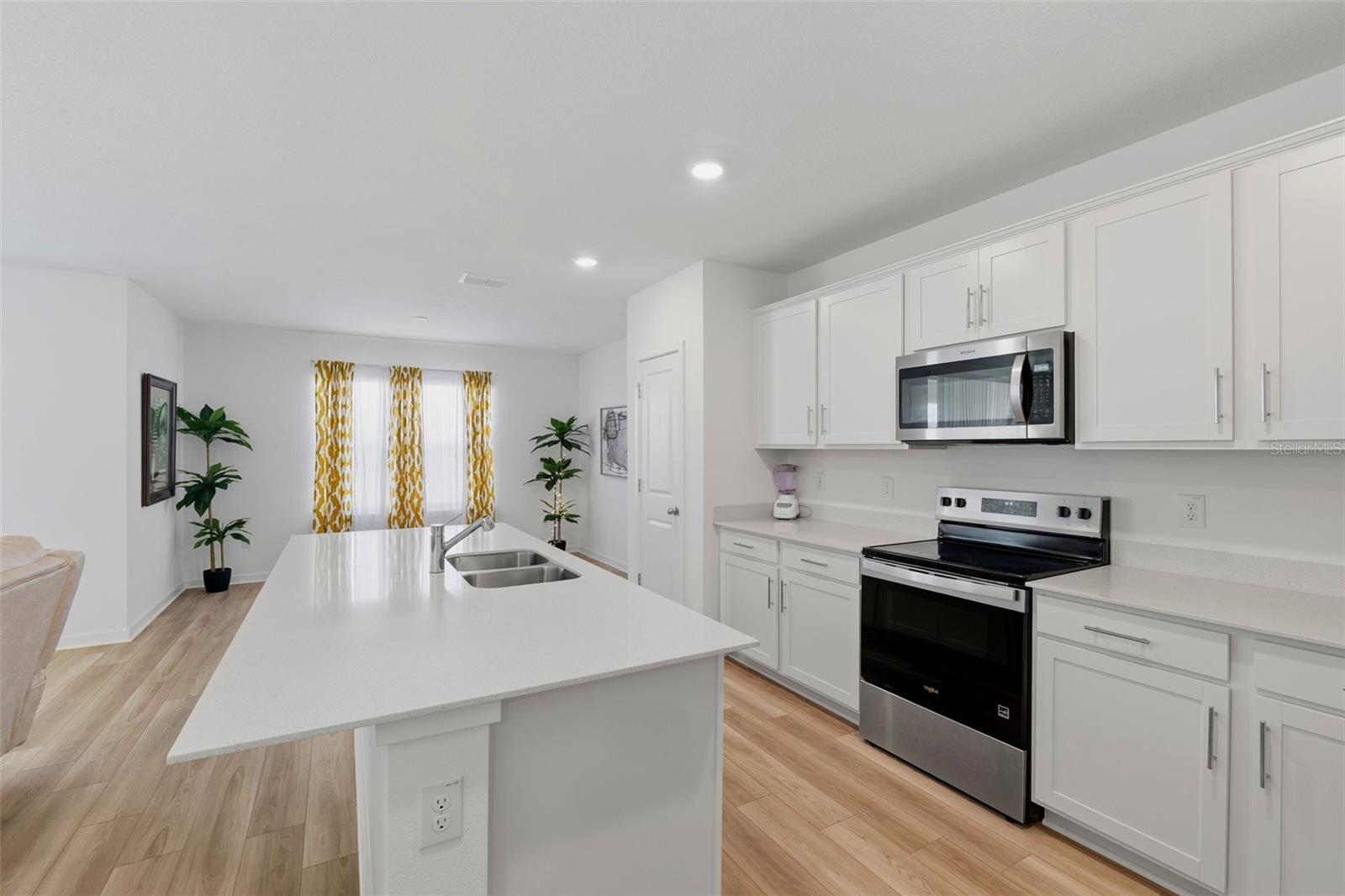 OAKFIELD LAKES - Residential