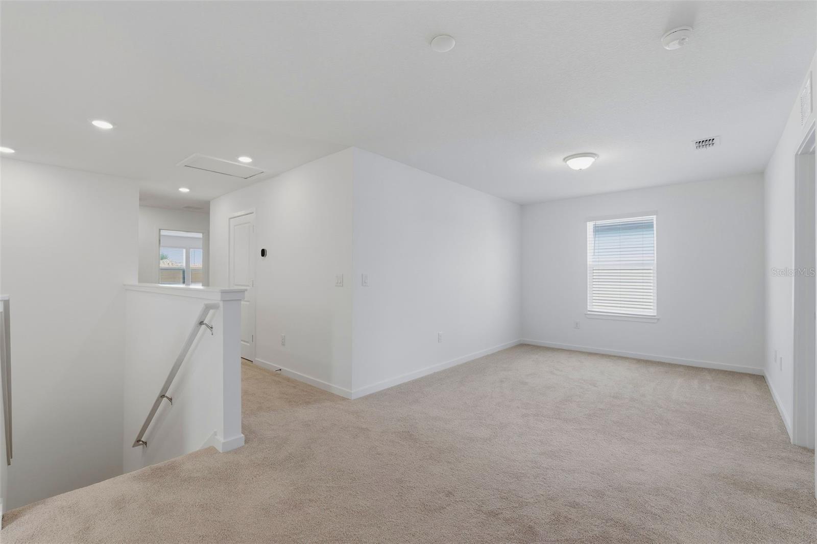OAKFIELD LAKES - Residential