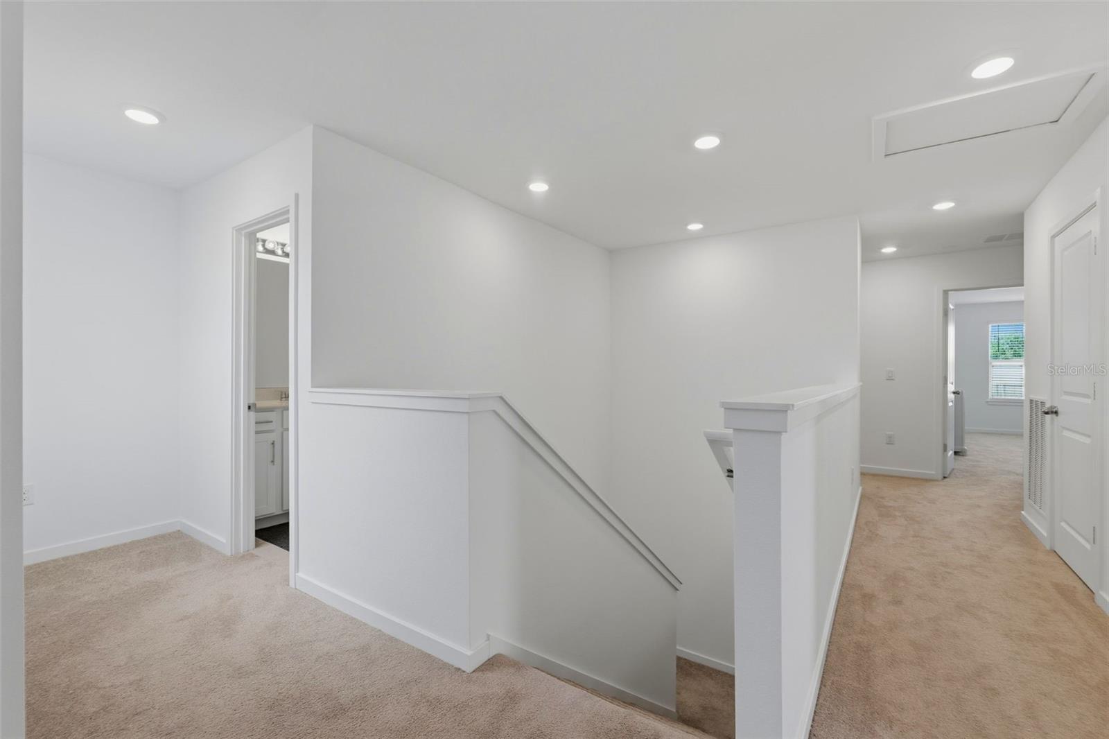 OAKFIELD LAKES - Residential