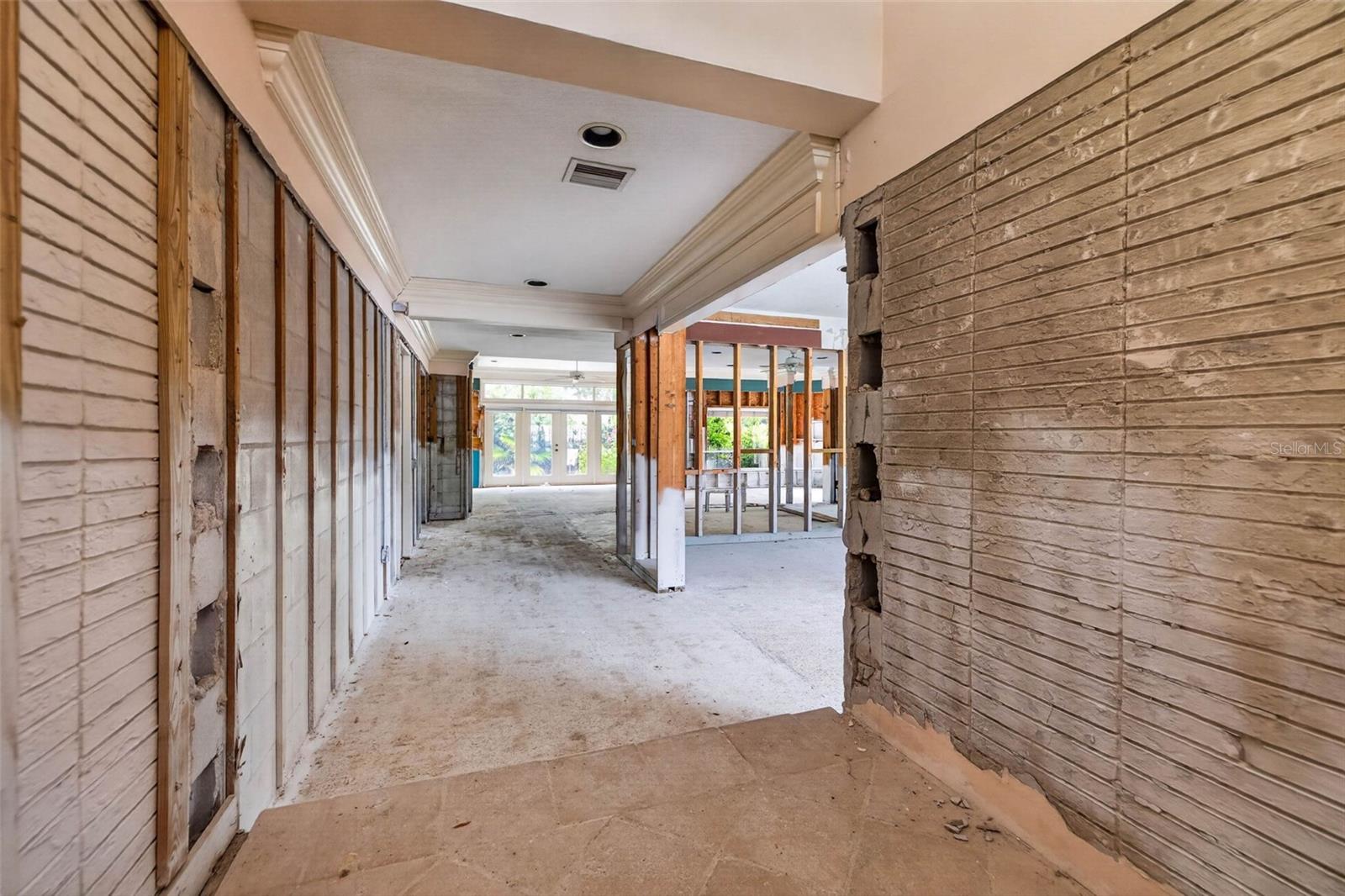 201 SNELL ISLE BOULEVARD NE