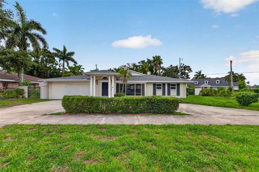 Photo of 201 Snell Isle Boulevard NE, St Petersburg, FL 33704 (MLS # TB8534568)