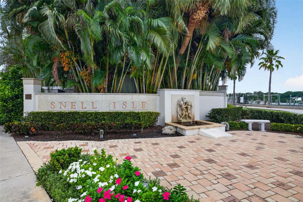 Photo of 201 Snell Isle Boulevard NE, St Petersburg, FL 33704 (MLS # TB8534568)
