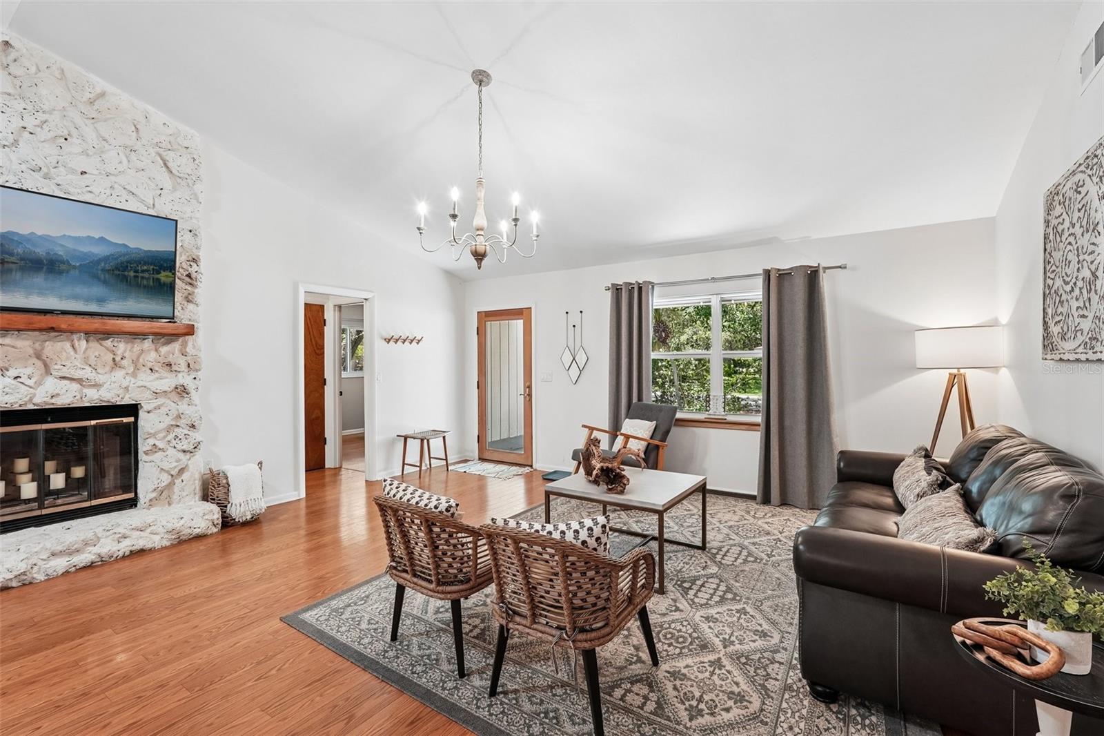 SOUTH VENICE - Residential