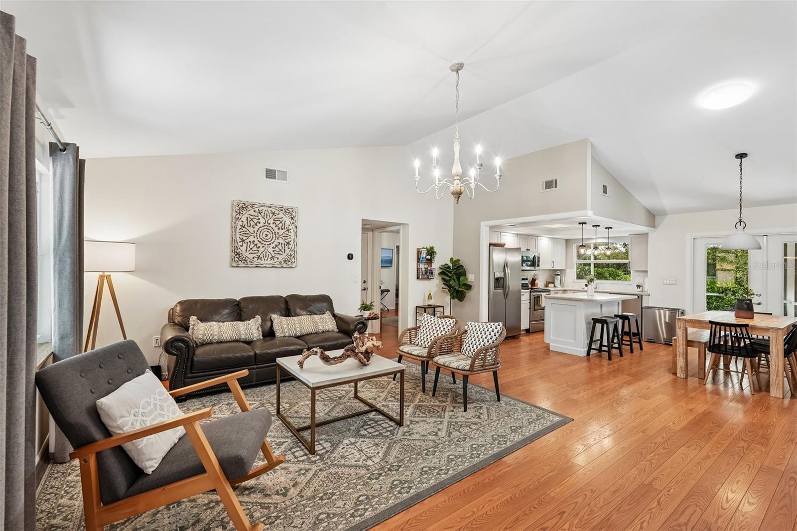 SOUTH VENICE - Residential