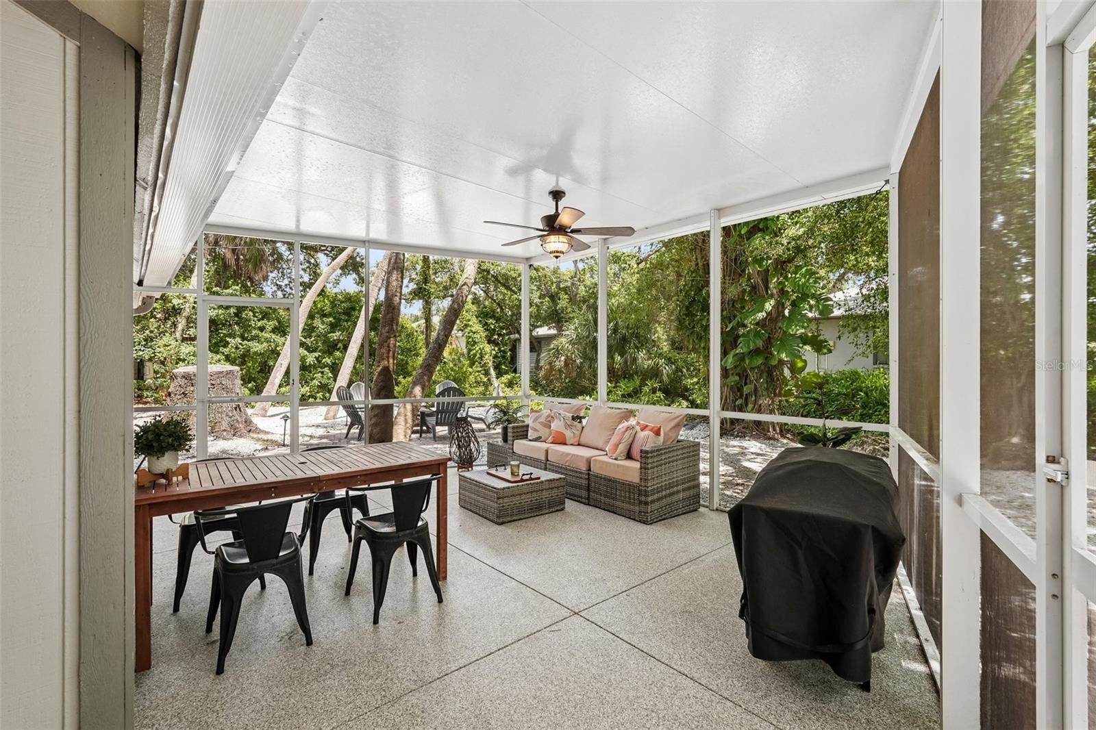 SOUTH VENICE - Residential