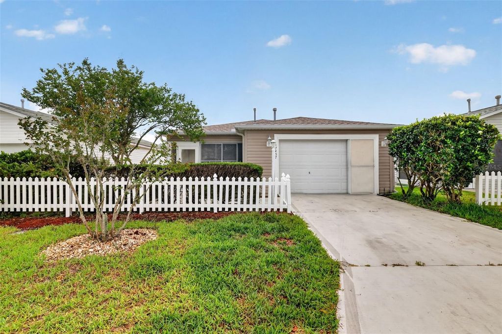 Photo of 17457 SE 81st Newberry Court, The Villages, FL 32162 (MLS # OM724397)