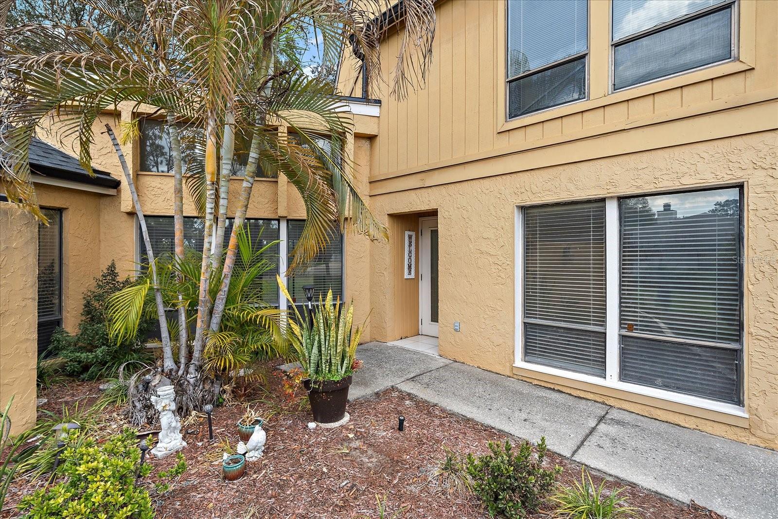 COUNTRY LAKES - Residential