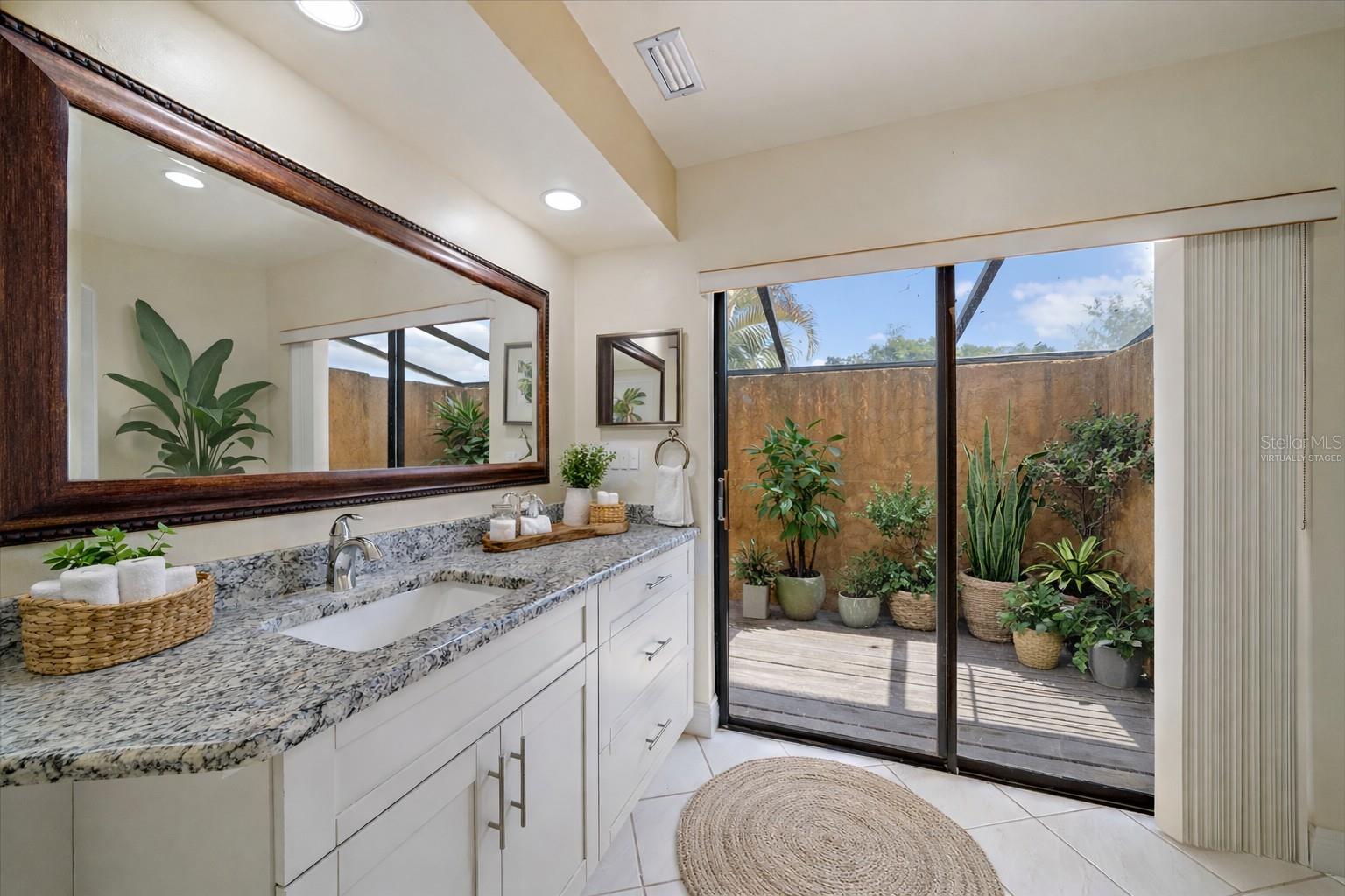 COUNTRY LAKES - Residential