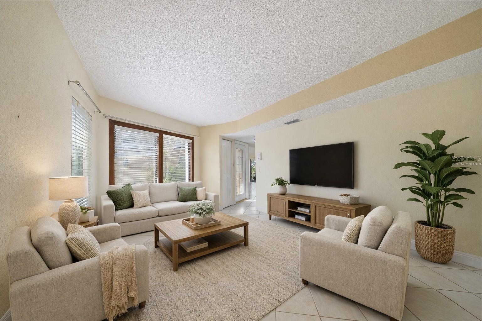 COUNTRY LAKES - Residential