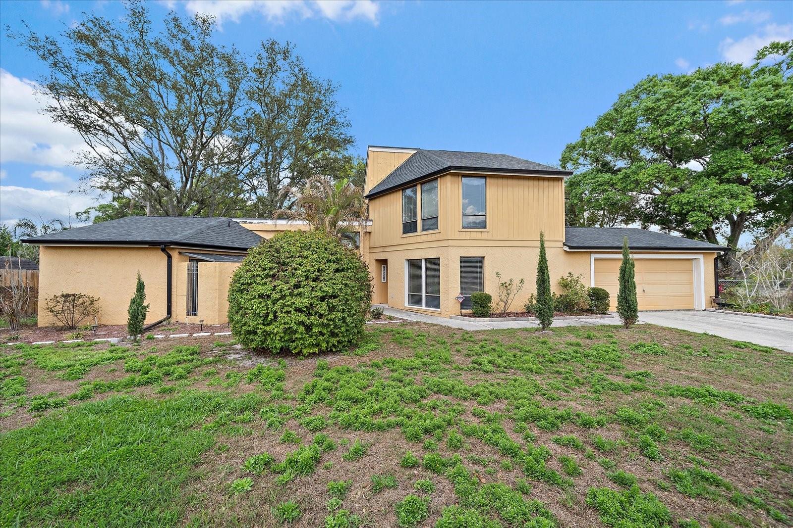 COUNTRY LAKES - Residential