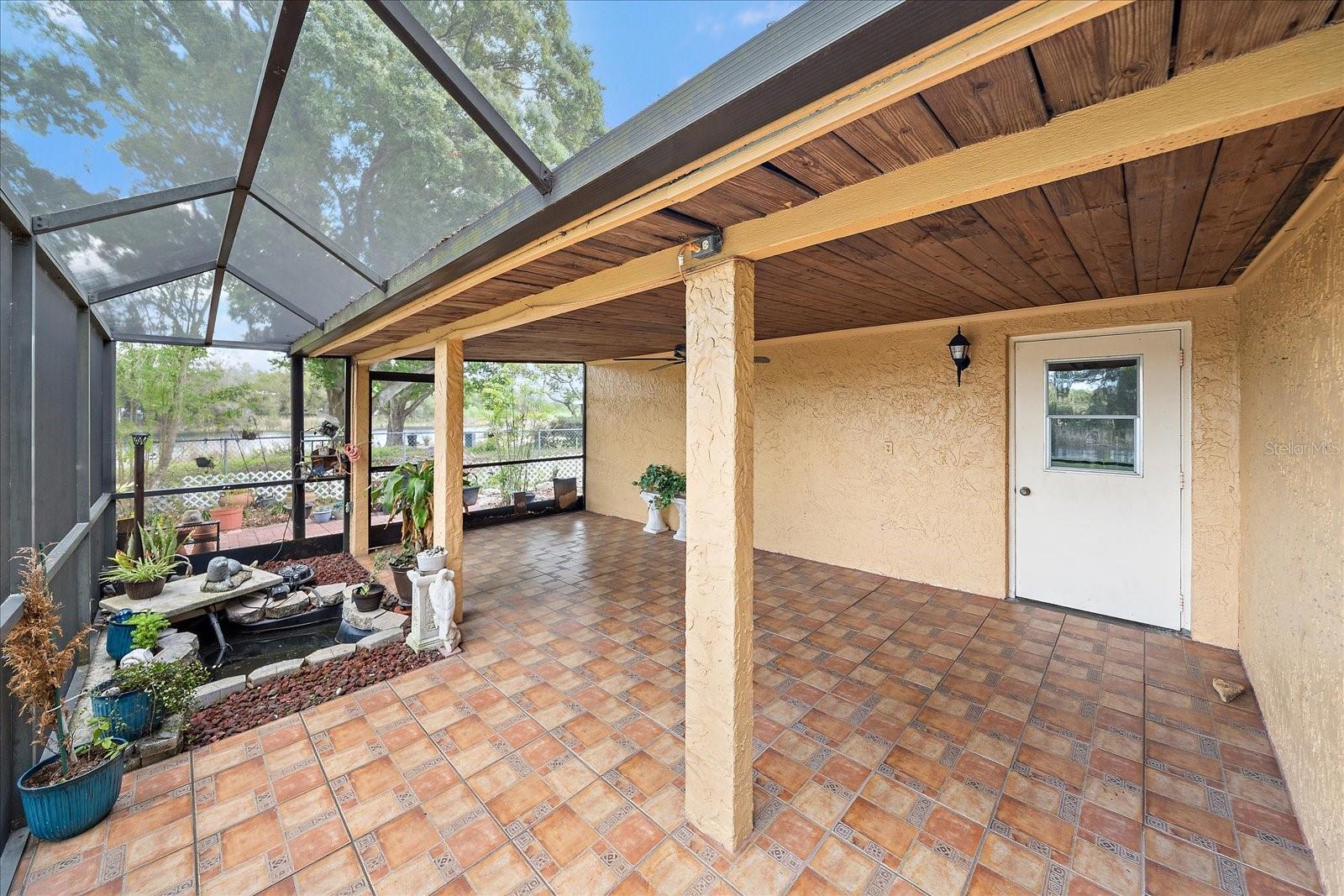 COUNTRY LAKES - Residential