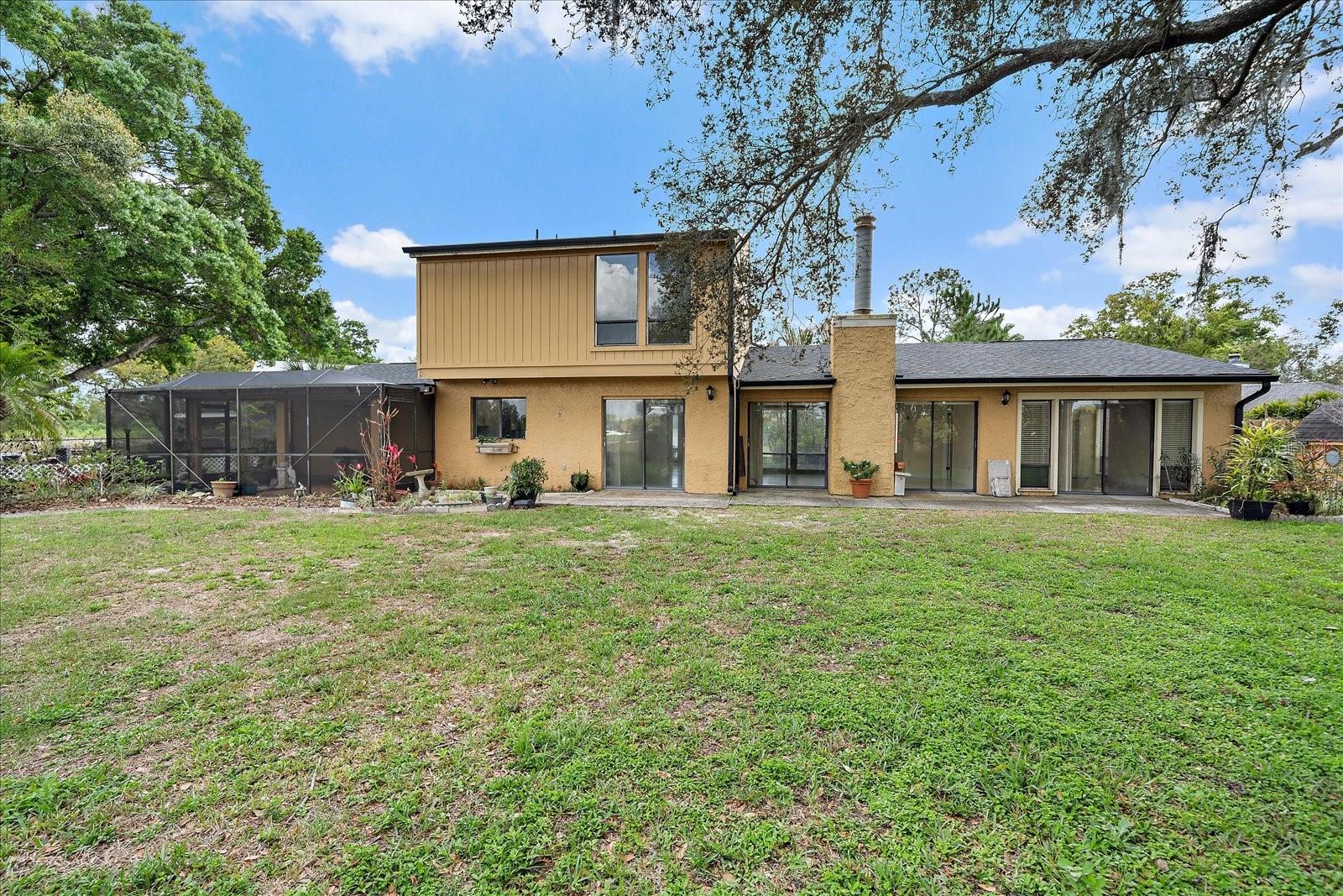 COUNTRY LAKES - Residential