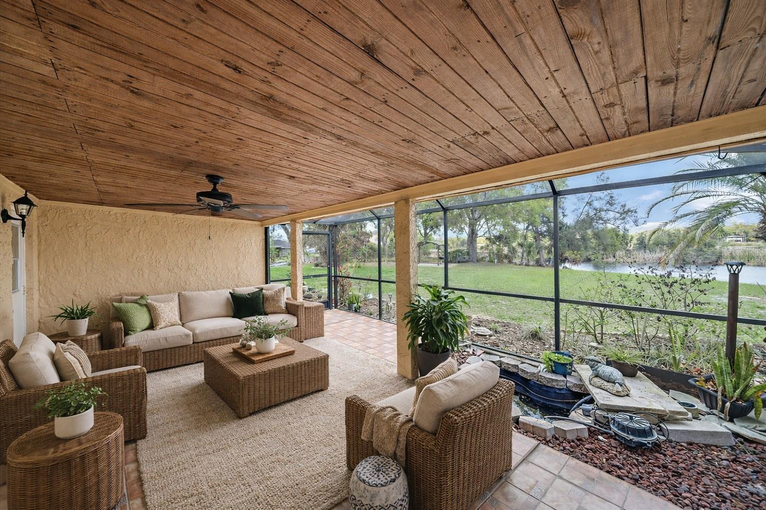 COUNTRY LAKES - Residential