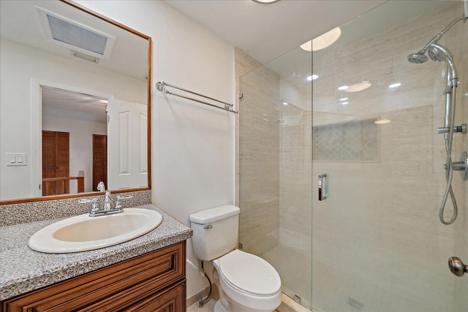 COUNTRY LAKES - Residential