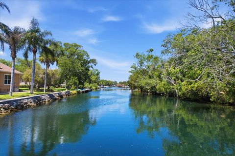 Tiny photo for 939 SE 3rd Avenue, Crystal River, FL 34429 (MLS # TB8503796)