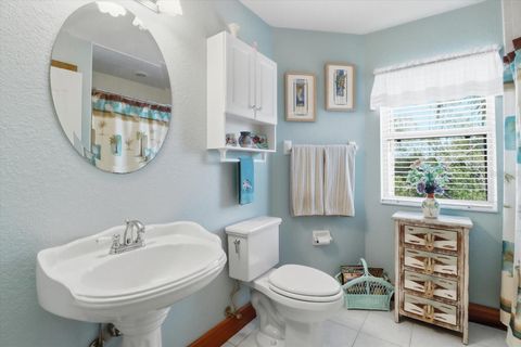 Tiny photo for 939 SE 3rd Avenue, Crystal River, FL 34429 (MLS # TB8503796)