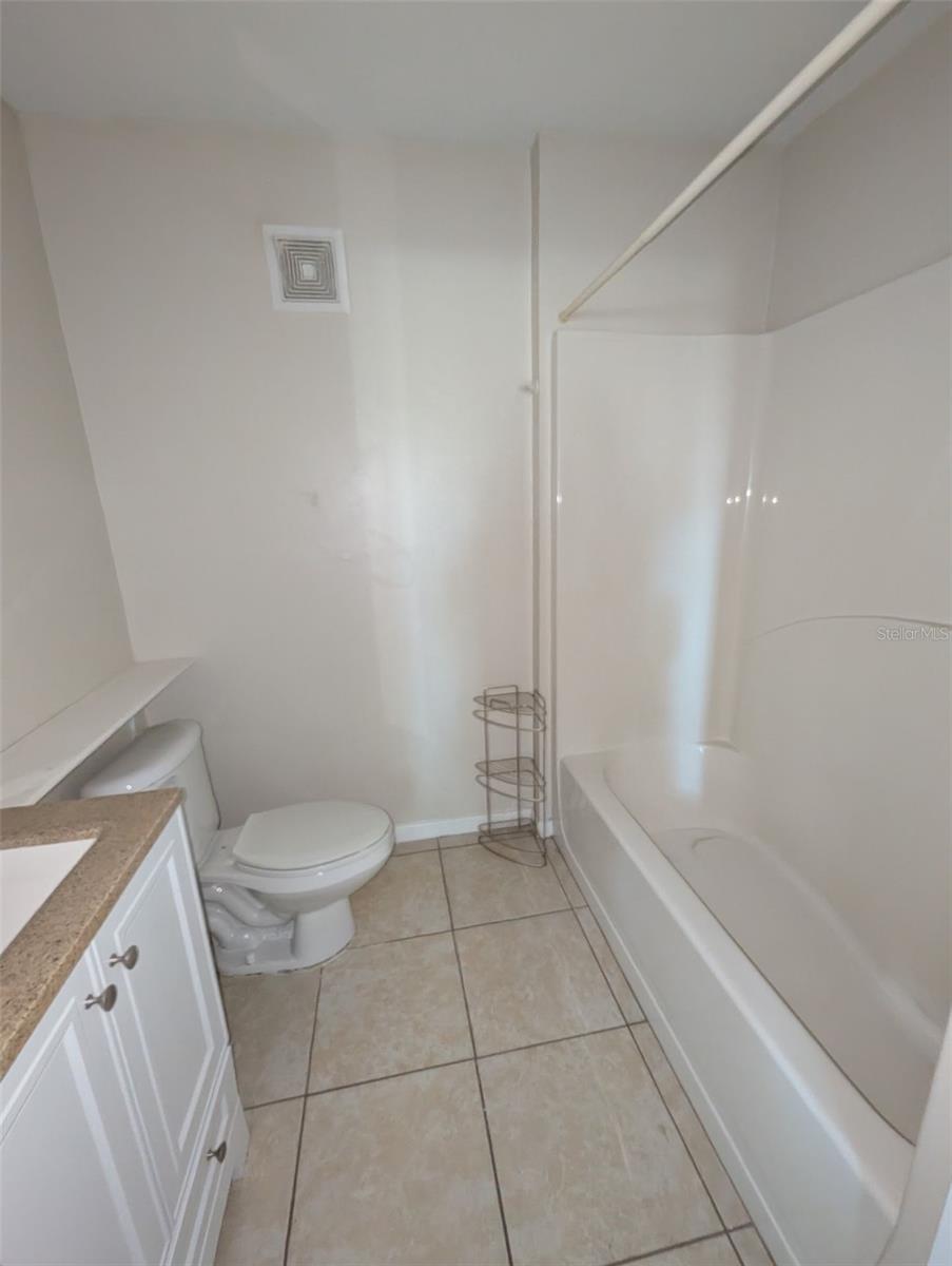 COUNTRYSIDE UNIVERSITY - Residential Lease