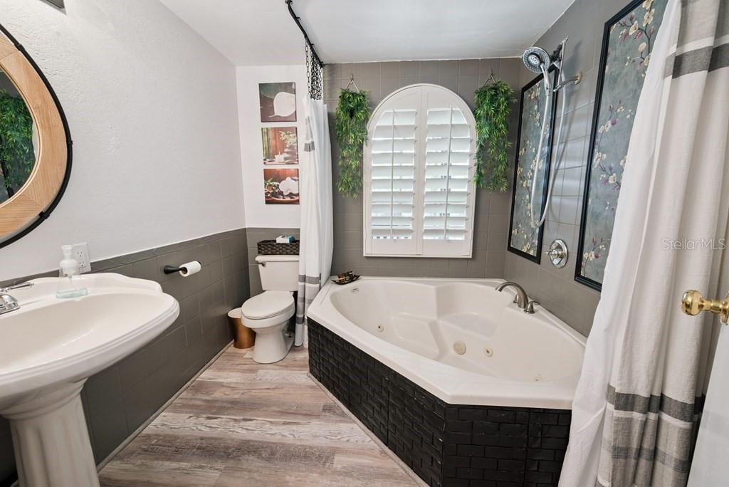 THE BLUFFS OF SUWANNEE - Residential