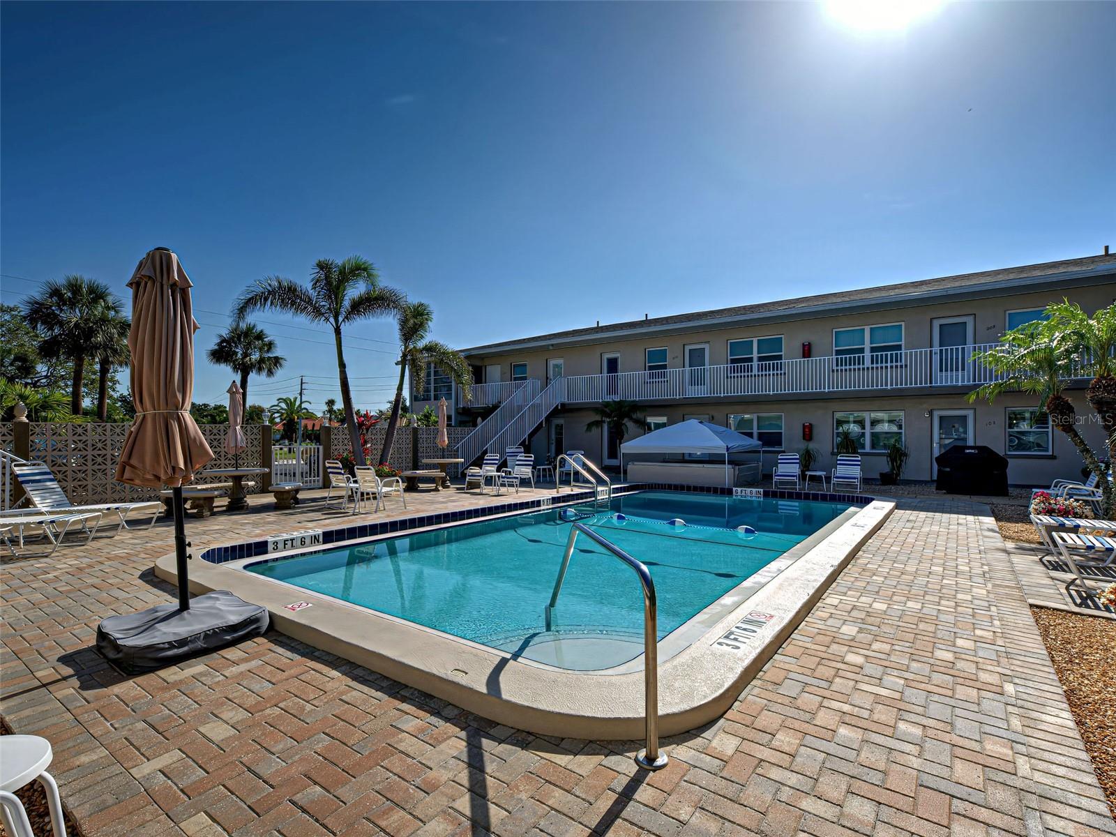 CARRIAGE HOUSE - Residential